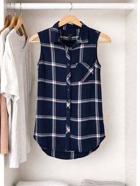 Atmosphere Navy Plaid Sleeveless Button Down Shirt Size 6 Longline